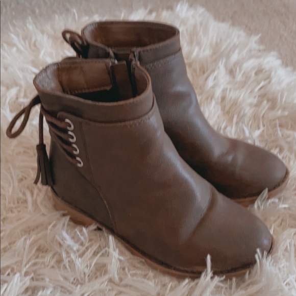 2 Pair of Girls boots size 13 (see pics) - Picture 2 of 4